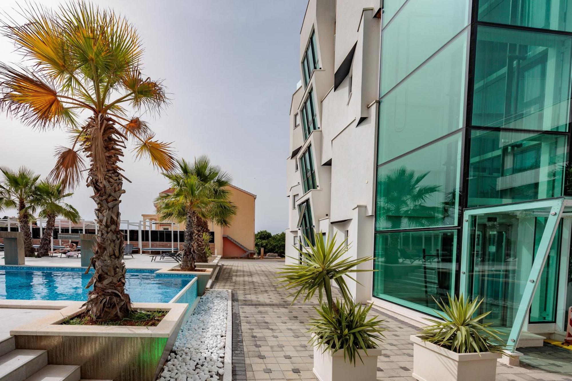 Boutique Residence Cosmopolis Бибинье Экстерьер фото